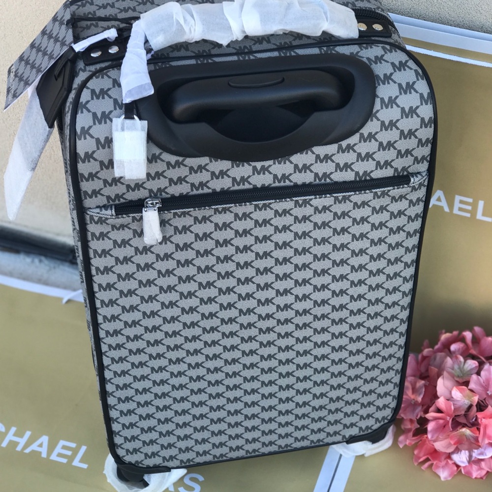 🌷MICHAEL KORS Large Signature Designer Trolley🌷 - Picture 3 of 8